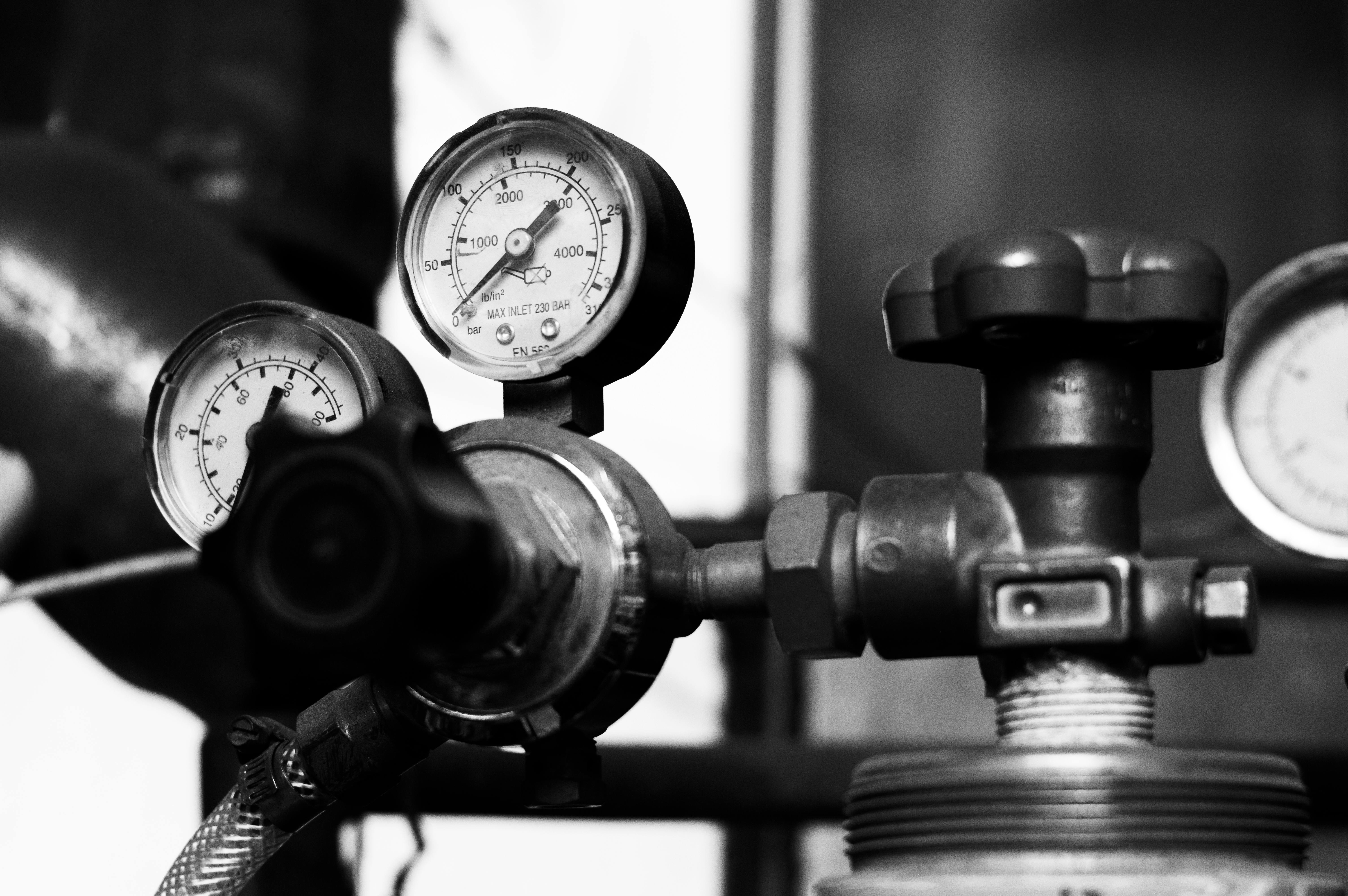 Industrial pressure gauge supplier Kuwait KPC KNPC oil gas petrochemical Bell Engineering